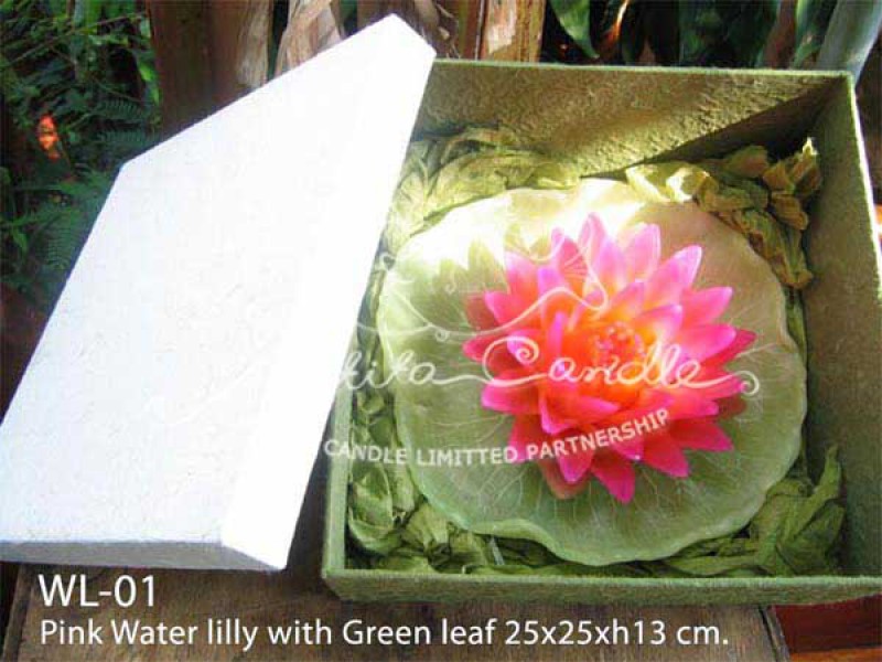 เทียนหอม เดชอุดม : WATER LILY SET|Pink Water Lilly With Green Leaf
A TOUCH OF THAI LOTUS CANDLES|WL-01|25 x 25 x h 13 cm