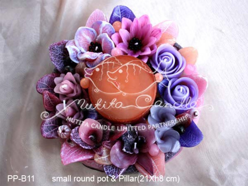 เทียนหอม เดชอุดม :  PINK PURPLE COLOUR B|orienatal flower candles from Thailand for any ocassions
WILD FLOWER CANDLES IN MYSTERIOUS COLOUR|PP-B11|small round pot & pillar 21 x h 8 cm